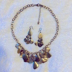 Fashion Jewelry - SET: Earrings & Necklace